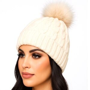 Macchia Di Ruggine White Chenille Cable Knit Beanie Pom Pom Hat One Size NWT